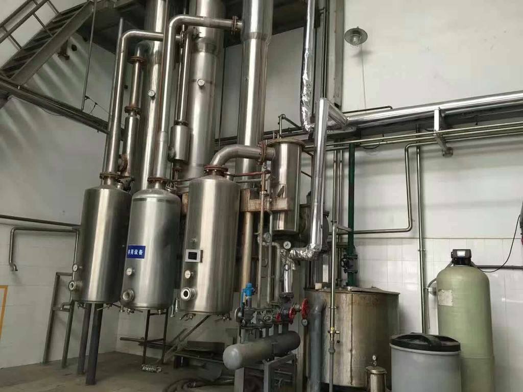 三效蒸發器的概述: 三效蒸發器的概述: